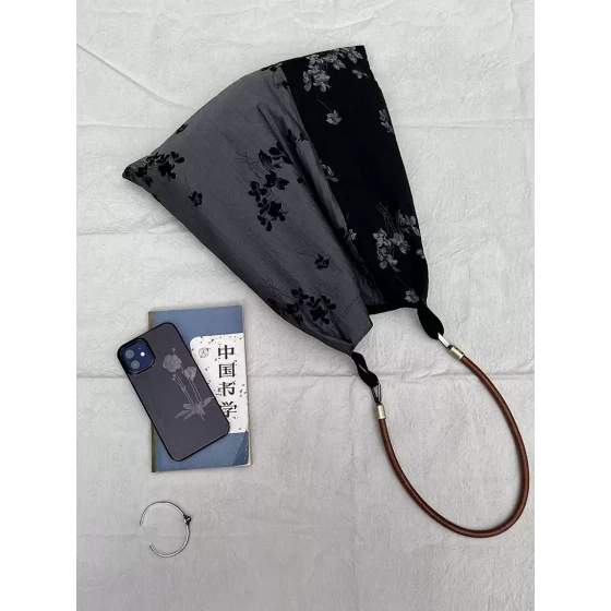 Blue Cottage 墨梅图 高级清冷感水墨肌理提花百搭气质手提布包袋